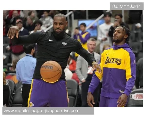 詹姆斯本周将与南湾湖人队合练今日未安排训练活动