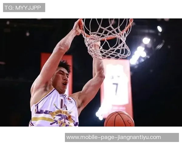 邹雨宸分享训练瞬间汗水见证坚持与信念努力向胜利迈进